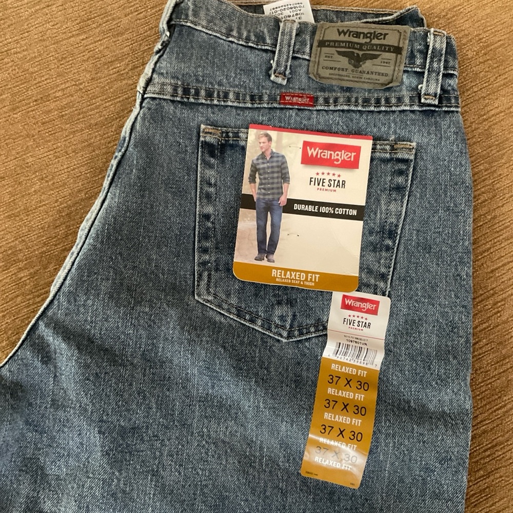 Wrangler Relaxed fit 37x30